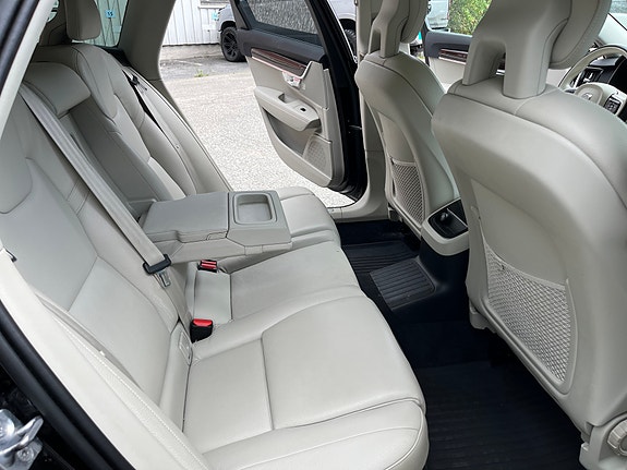 Volvo V90 27 of 30
