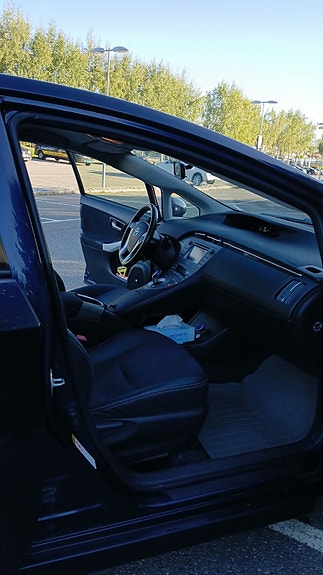 Toyota Prius 6 of 11