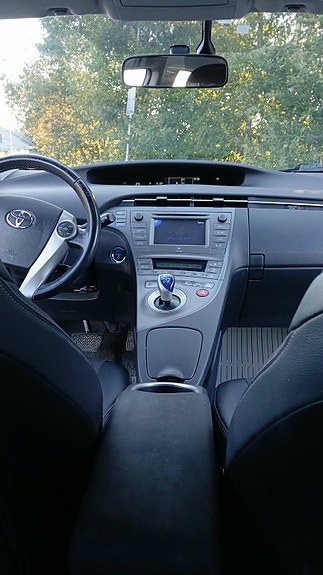Toyota Prius 9 of 11