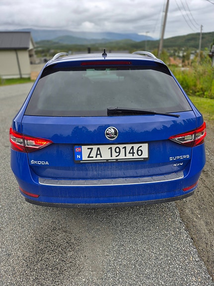 Skoda Superb 4 of 11