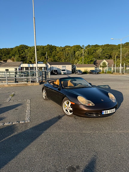 Porsche 911 Carrera 5 of 16