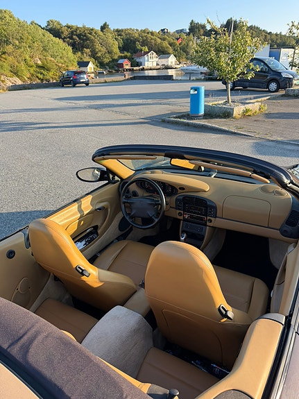 Porsche 911 Carrera 3 of 16