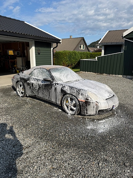 Porsche 911 Carrera 14 of 16
