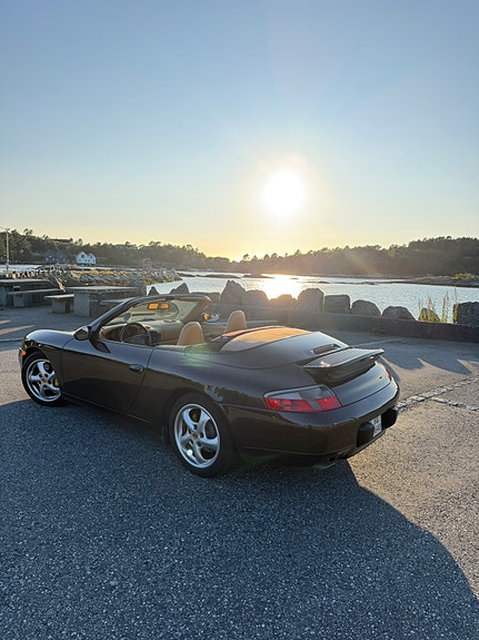 Porsche 911 Carrera 6 of 16