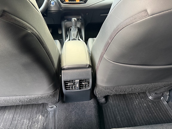 Toyota Corolla 23 of 29