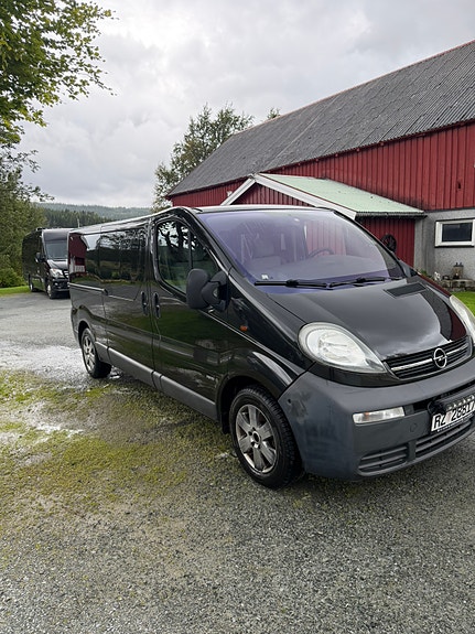 Opel Vivaro 2 of 17