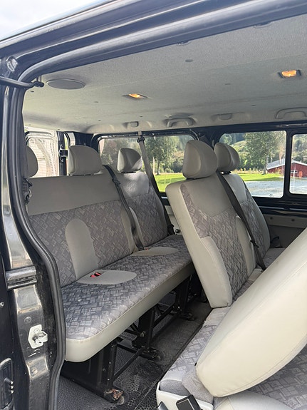 Opel Vivaro 10 of 17