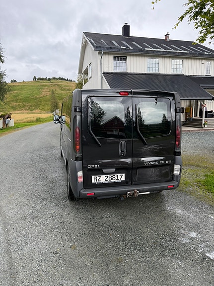 Opel Vivaro 4 of 17