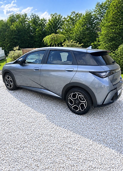 BYD Dolphin 5 of 8