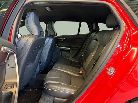 Volvo V60 12 of 30