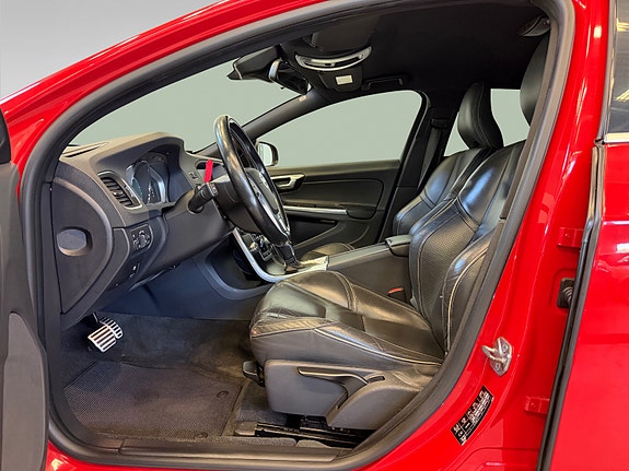 Volvo V60 9 of 30