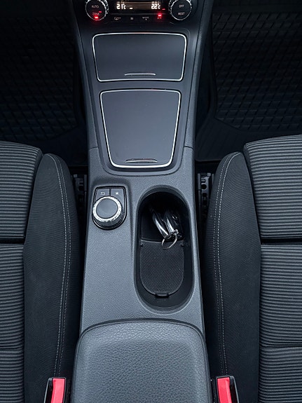 Mercedes-Benz B-Electric 27 of 30