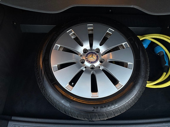 Mercedes-Benz B-Electric 18 of 30