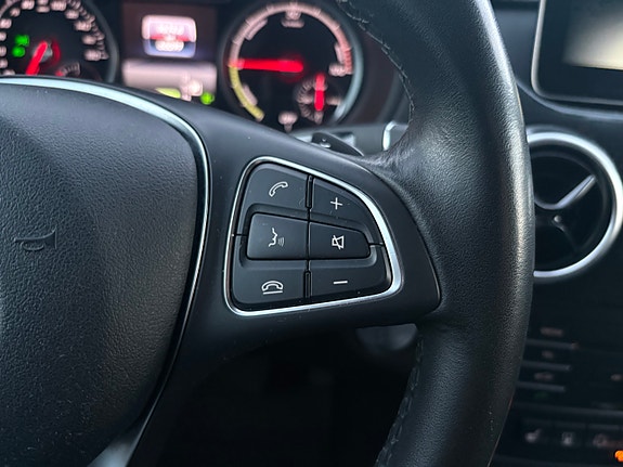 Mercedes-Benz B-Electric 30 of 30