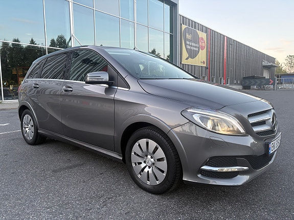 Mercedes-Benz B-Electric 7 of 30