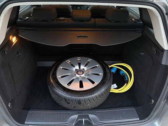Mercedes-Benz B-Electric 17 of 30