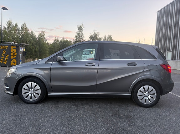 Mercedes-Benz B-Electric 2 of 30