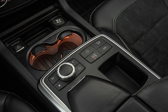 Mercedes-Benz ML250 18 of 24