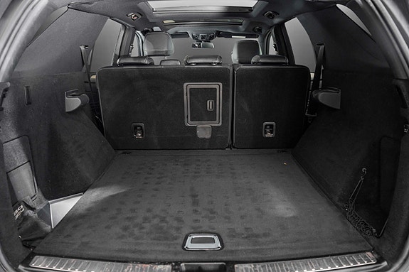 Mercedes-Benz ML250 9 of 24