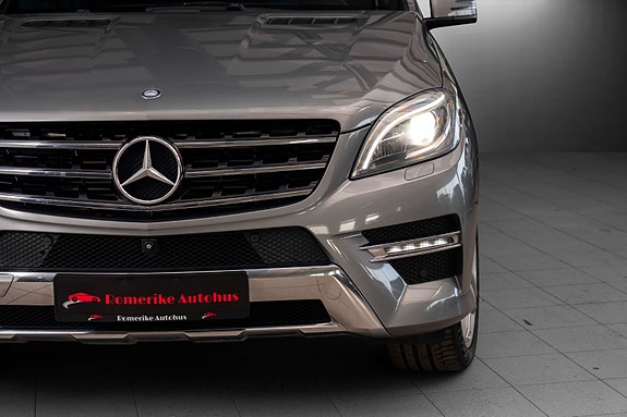 Mercedes-Benz ML250 4 of 24
