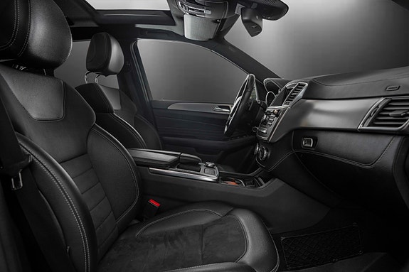 Mercedes-Benz ML250 15 of 24