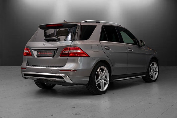 Mercedes-Benz ML250 7 of 24
