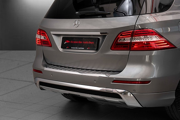 Mercedes-Benz ML250 8 of 24