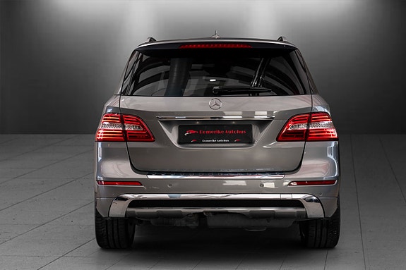 Mercedes-Benz ML250 5 of 24