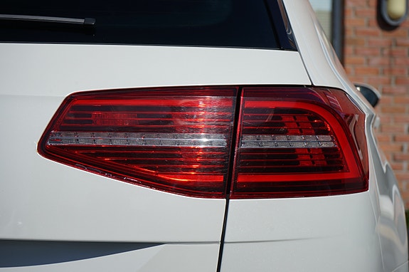 Volkswagen Passat 29 of 30