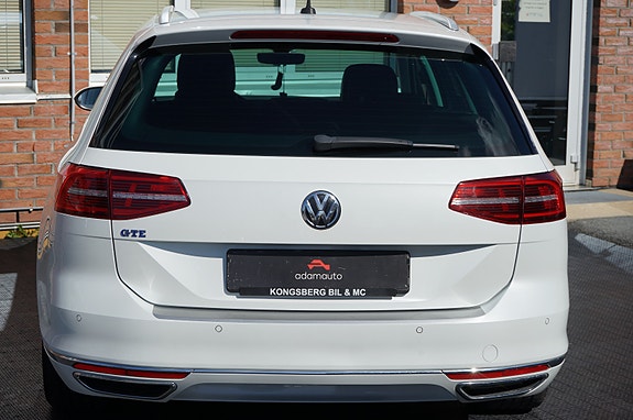 Volkswagen Passat 26 of 30