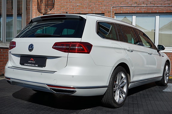 Volkswagen Passat 21 of 30