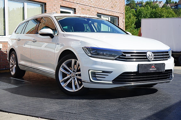 Volkswagen Passat 8 of 30