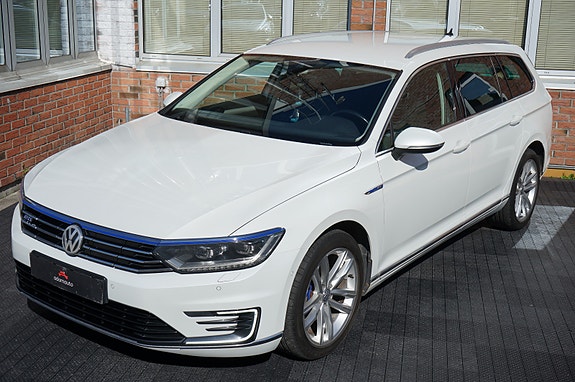 Volkswagen Passat 6 of 30