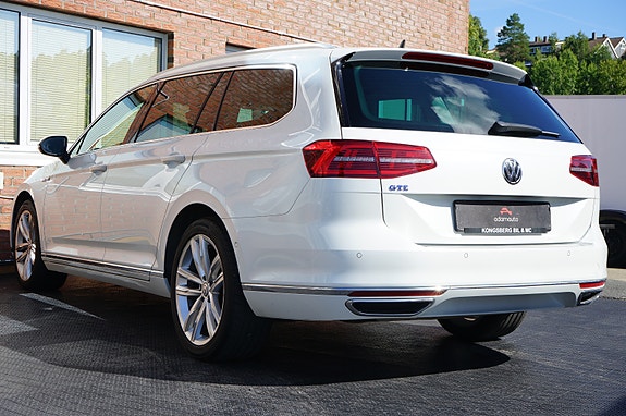 Volkswagen Passat 24 of 30