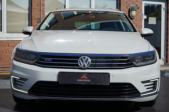Volkswagen Passat 11 of 30
