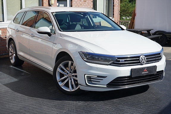 Volkswagen Passat 7 of 30