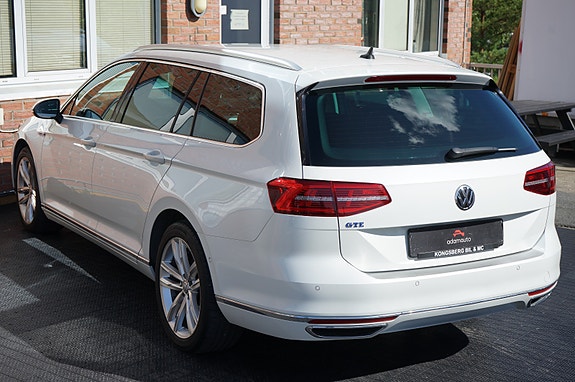 Volkswagen Passat 25 of 30