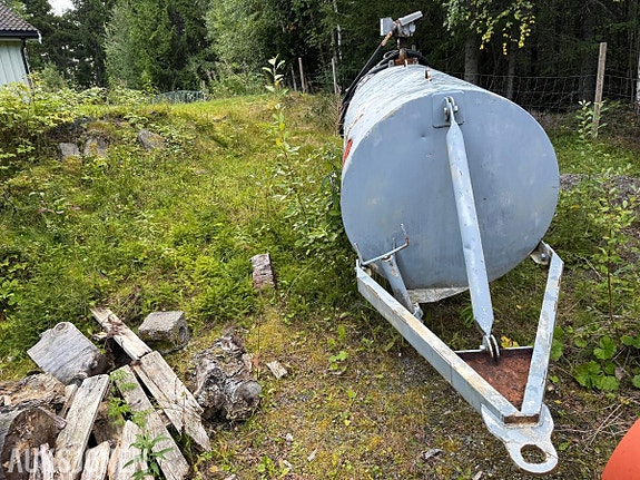 Dieseltank montert på Tilhenger 3000L 3 of 14