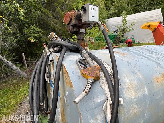 Dieseltank montert på Tilhenger 3000L 13 of 14