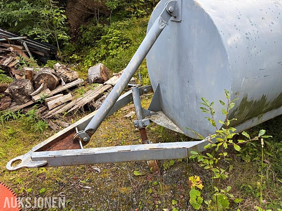 Dieseltank montert på Tilhenger 3000L 2 of 14