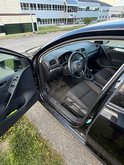 Volkswagen Golf VI 10 of 19