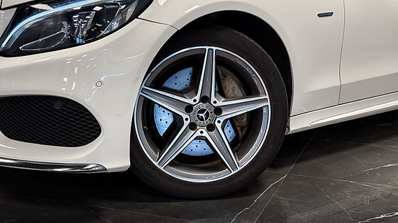 Mercedes-Benz 10 of 30