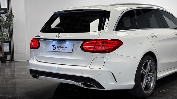 Mercedes-Benz 12 of 30