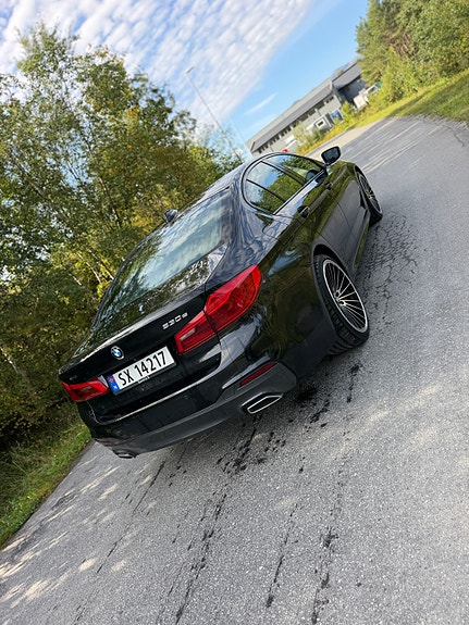 BMW 530e 12 of 30