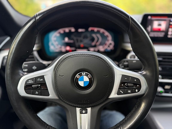 BMW 530e 28 of 30