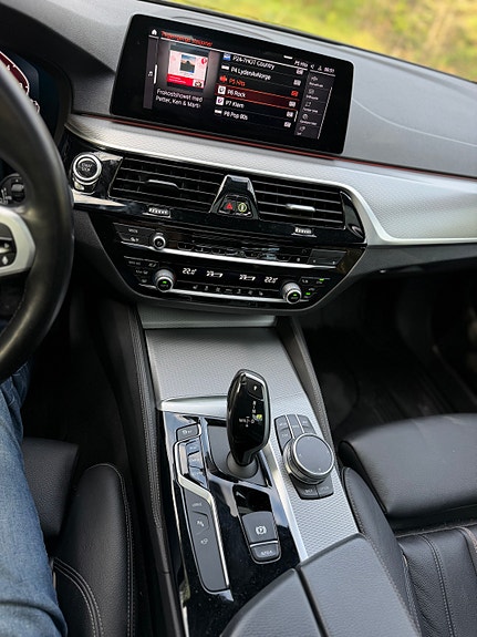 BMW 530e 29 of 30