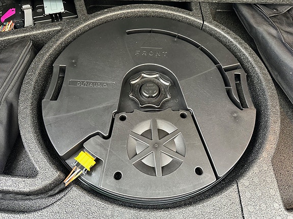 Volkswagen e-Golf VII 14 of 15