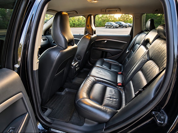 Volvo V70 11 of 16