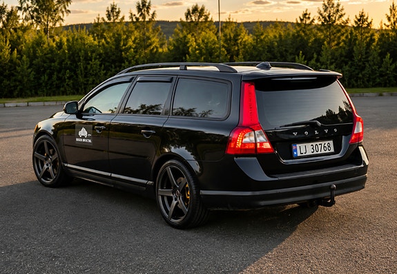 Volvo V70 6 of 16
