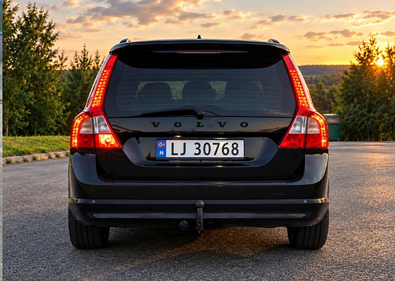 Volvo V70 7 of 16